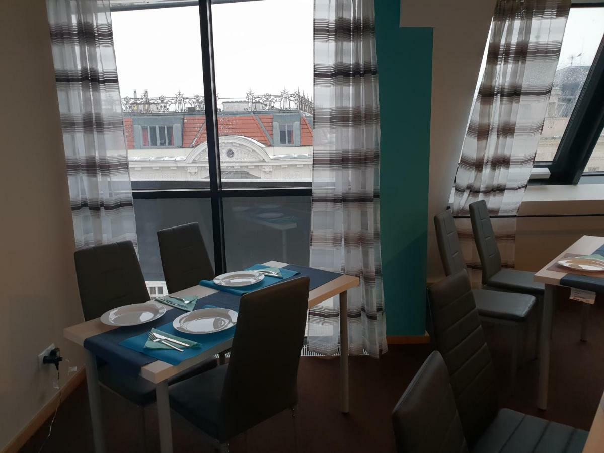 Exquisit Aparthotel 4*